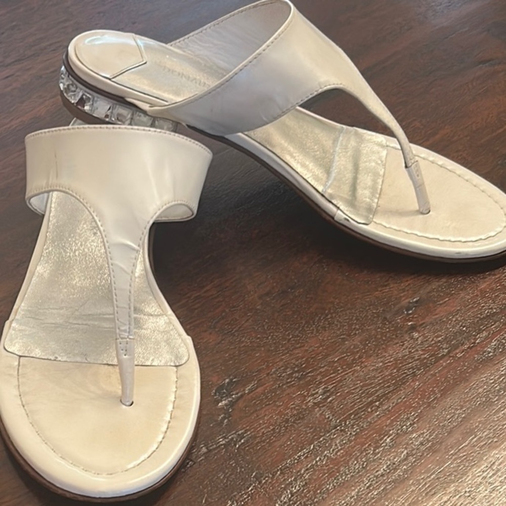 Donald J. Pliner White Sandals with Subtle Stitching